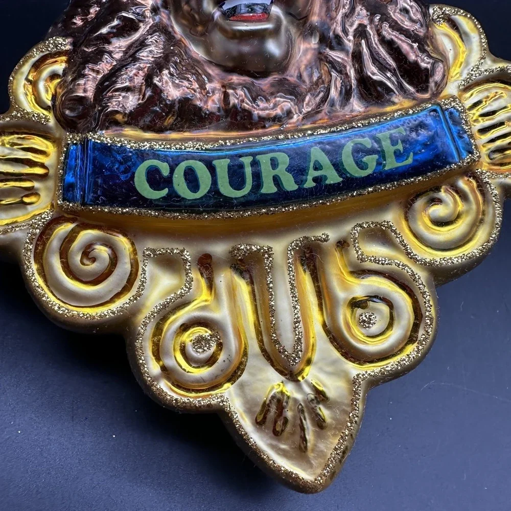 KURT ADLER POLONAISE WIZARD OF OZ COWARDLY LION W/ BADGE OF COURAGE AP1215
